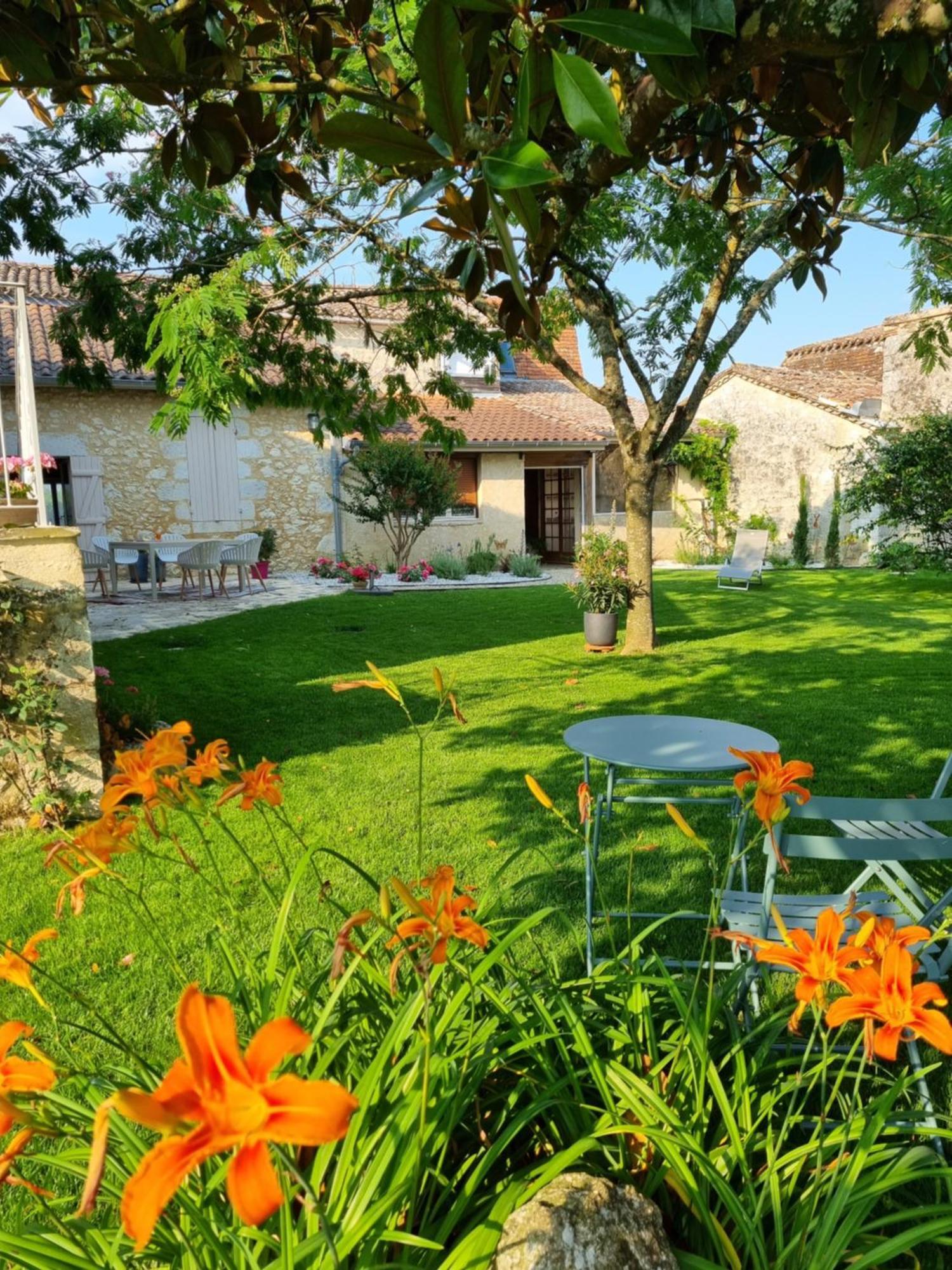 L'Esprit Du 24 Bed and Breakfast Rouffignac-de-Sigoules Eksteriør billede